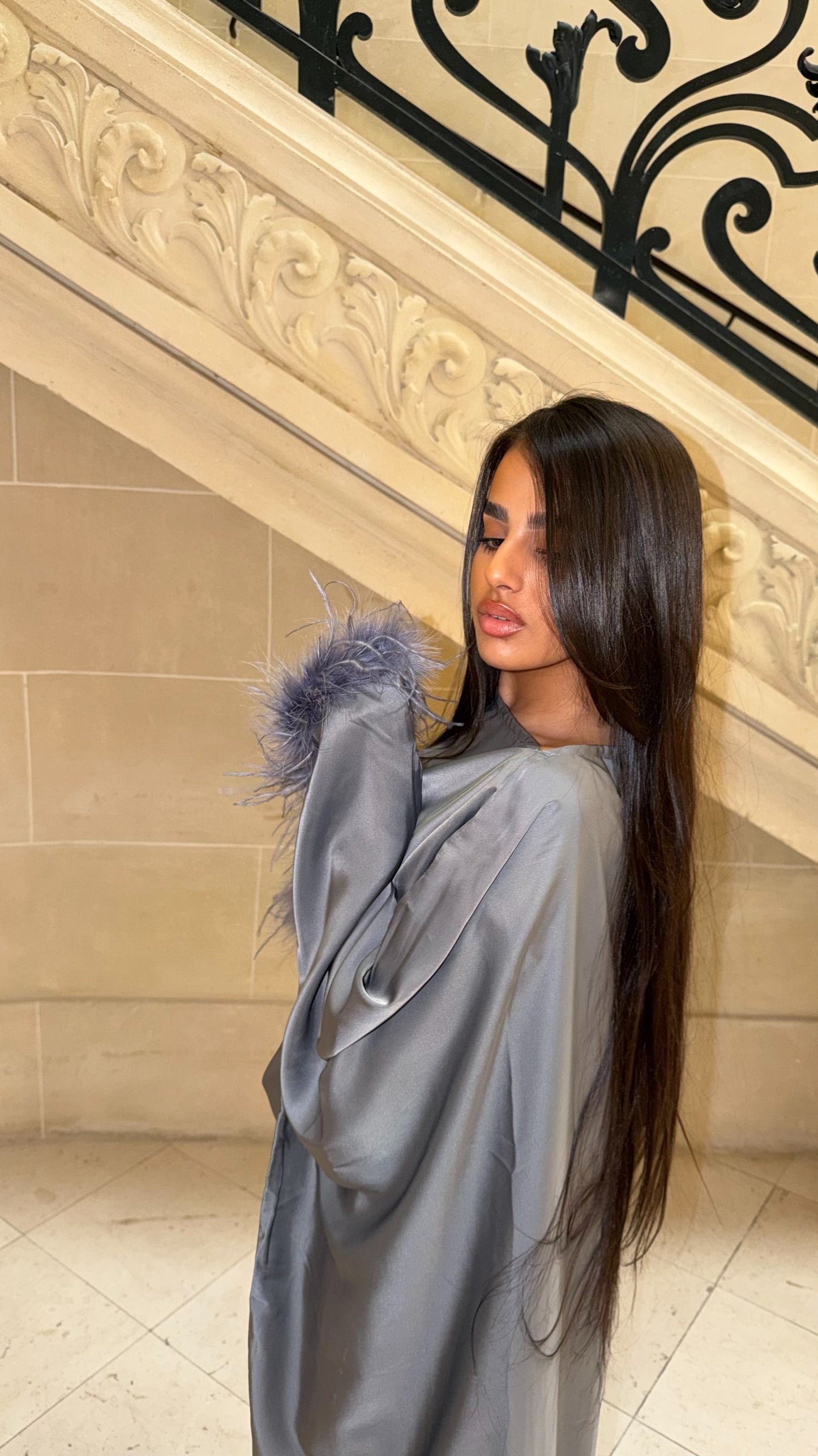 ABAYA PLUME GRISE