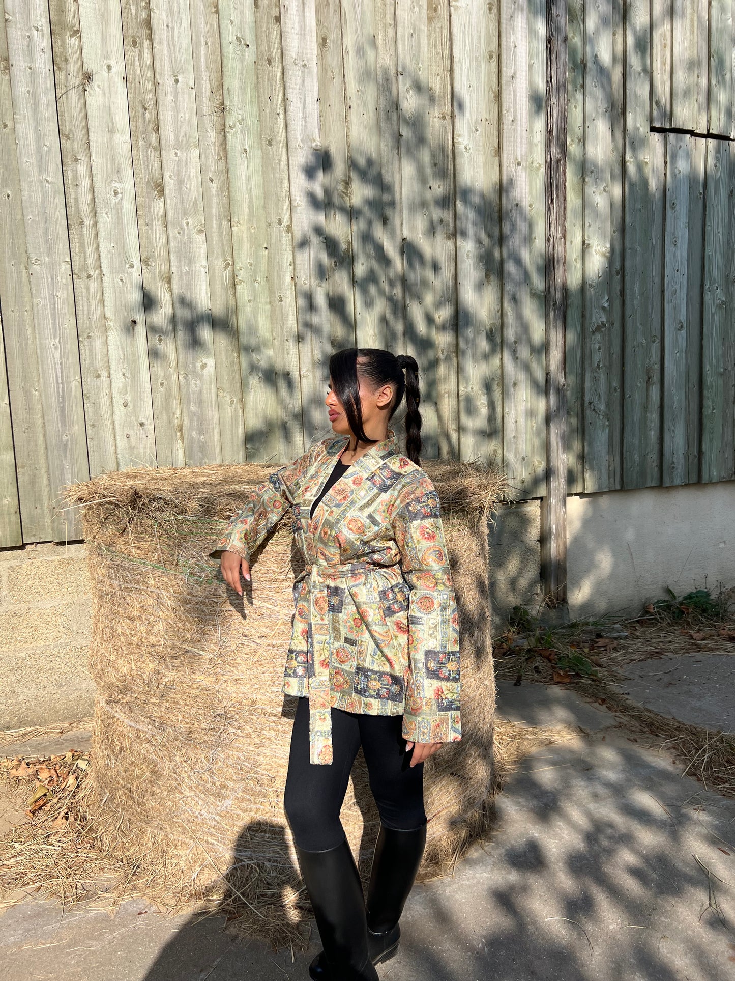 GREEN ESSENCE UNIQUE COURT